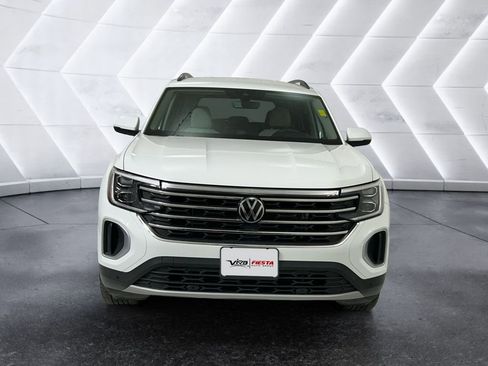 Used 2025 Volkswagen Atlas SE image 2