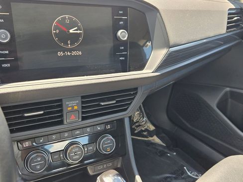 Certified 2023 Volkswagen Jetta SEL FWD image 23