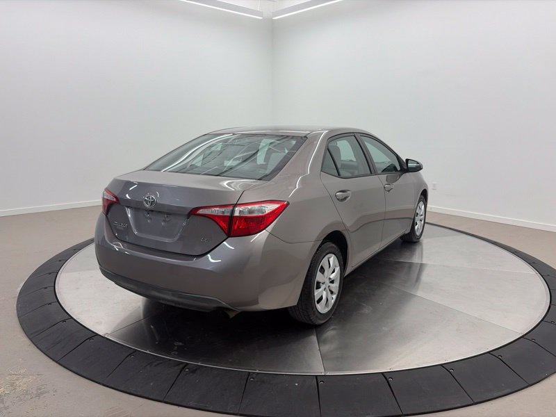 Used 2015 Toyota Corolla LE FWD image 3