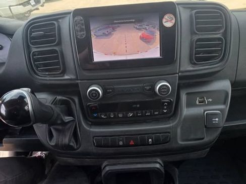 Used 2024 RAM ProMaster 2500 w/ Convenience Group FWD image 14