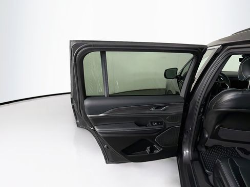 Used 2023 Jeep Grand Cherokee L Overland AWD/4WD image 27