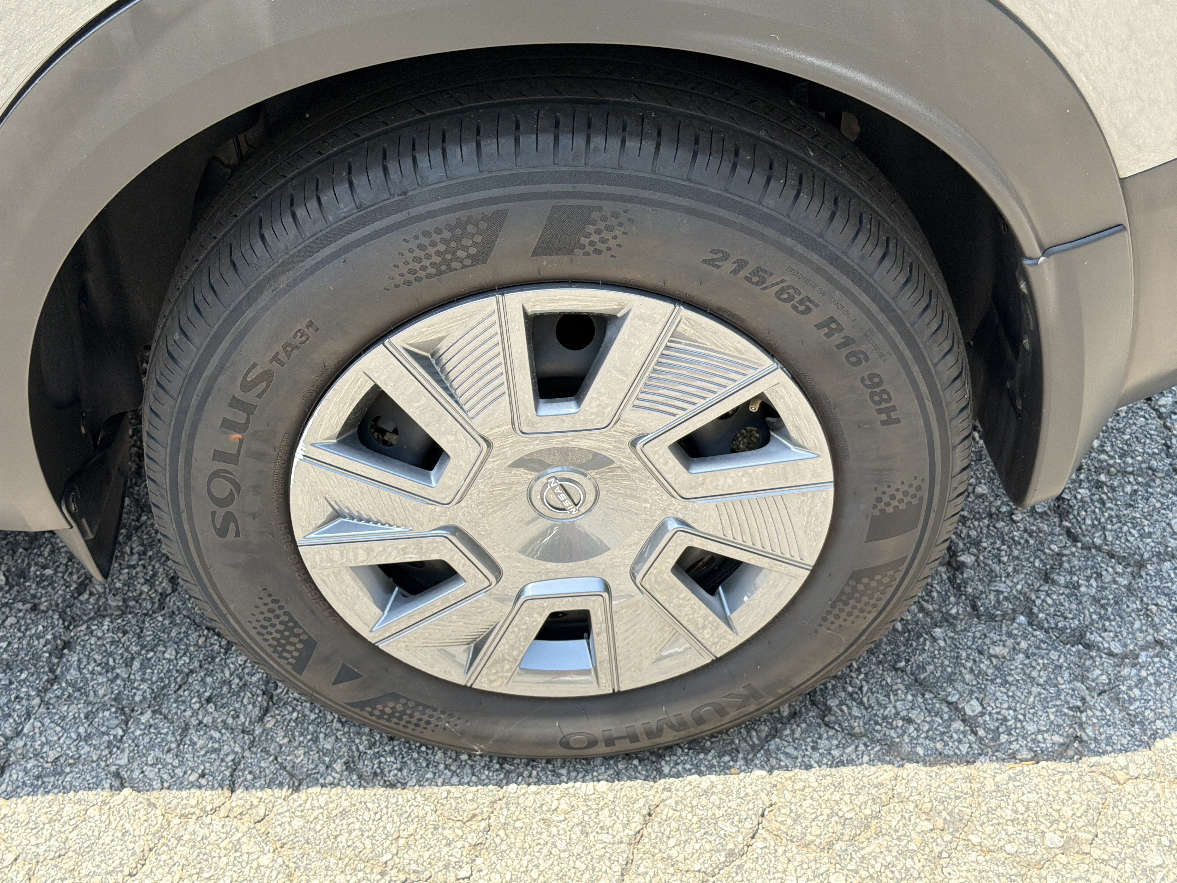 Used 2025 Nissan Kicks S AWD/4WD image 19