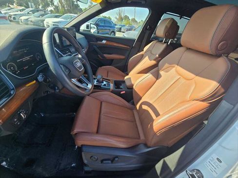 Used 2023 Audi Q5 e Premium Plus w/ Premium Plus Package image 25