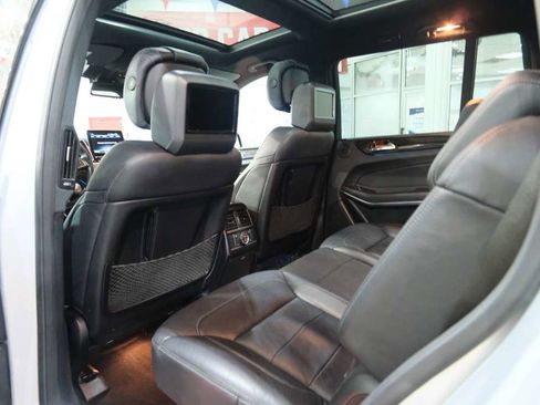 Used 2018 Mercedes-Benz GLS 550 4MATIC w/ Driver Assistance Package image 21