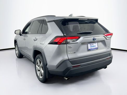 Used 2021 Toyota RAV4 XLE Premium AWD/4WD image 7