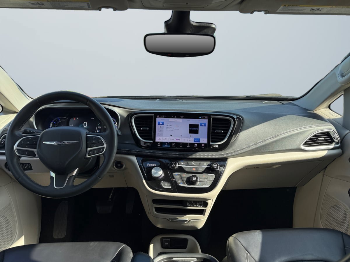 Used 2024 Chrysler Pacifica Limited FWD image 10
