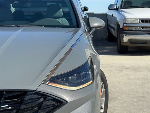 Used 2020 Hyundai Sonata SEL image 2