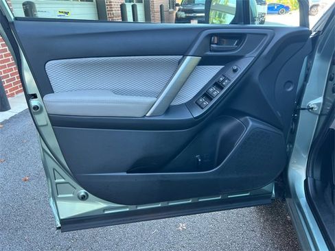 Used 2018 Subaru Forester 2.5i Premium image 10