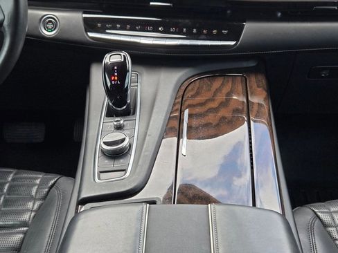 Used 2022 Cadillac Escalade Sport Platinum image 12