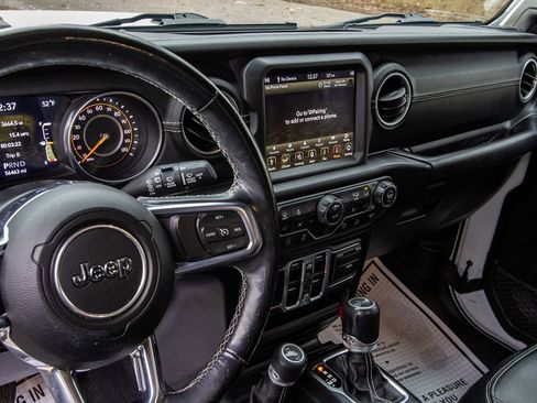 Used 2020 Jeep Wrangler Unlimited Sahara image 13