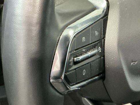 Used 2025 Chevrolet Equinox LT AWD/4WD image 13