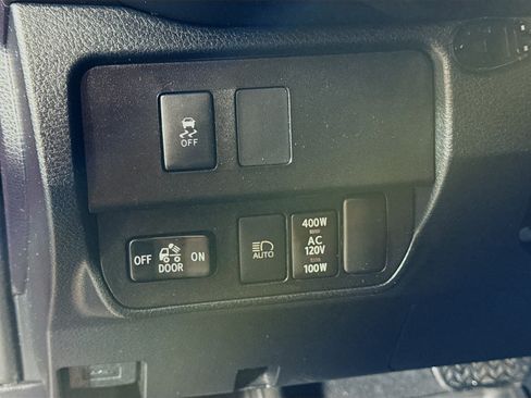 Used 2021 Toyota Tacoma TRD Off-Road w/ TRD Premium Off Road Package AWD/4WD image 10