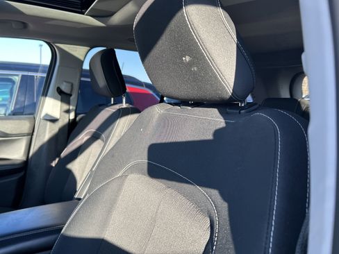 Used 2023 Jeep Grand Cherokee Laredo X image 12