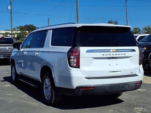 Used 2024 Chevrolet Suburban LT image 5