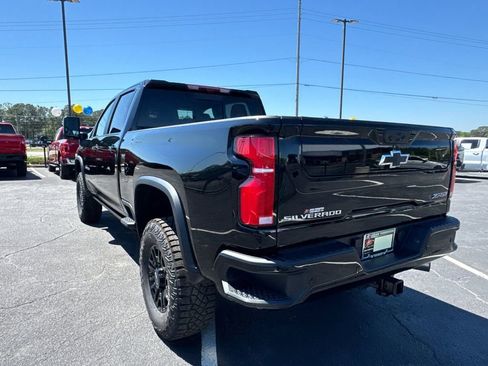 New 2026 Chevrolet Silverado 2500 ZR2 AWD/4WD image 8