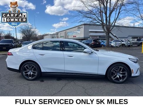 Used 2024 BMW i5 eDrive40i w/ M Sport Package image 13