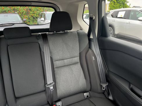 Used 2025 Nissan Rogue SV FWD image 38