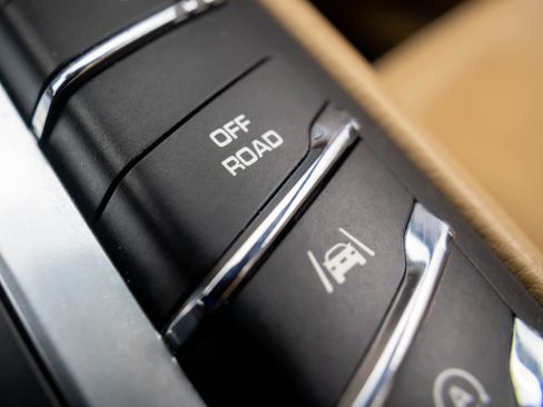 Used 2017 Porsche Macan S image 22