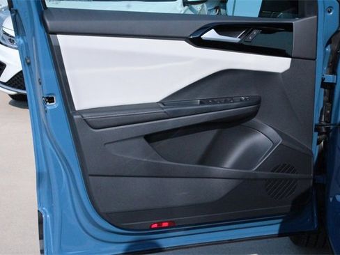 New 2025 Volkswagen Taos S image 11