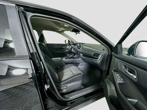 Used 2026 Nissan Rogue SV FWD image 30
