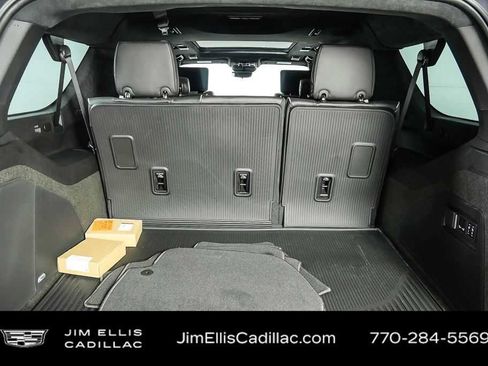Used 2026 Cadillac Escalade ESV Platinum Sport w/ LPO, ONYX Package AWD/4WD image 31