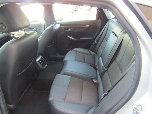 Used 2019 Chevrolet Impala LT FWD image 26