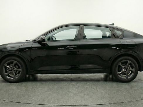 Used 2025 Kia K4 LXS image 5