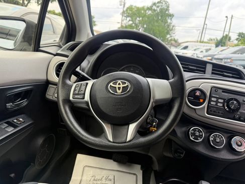 Used 2012 Toyota Yaris LE FWD image 11
