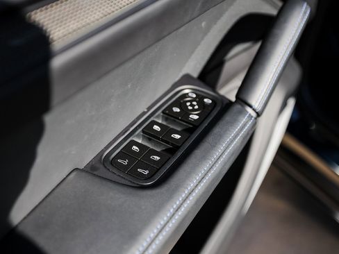 Certified 2026 Porsche Cayenne GTS image 23