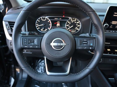 Used 2023 Nissan Rogue SV w/ SV Premium B Package image 24