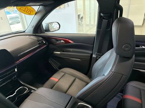 Used 2025 Chevrolet Traverse RS w/ LPO, Floor Liner Package AWD/4WD image 34