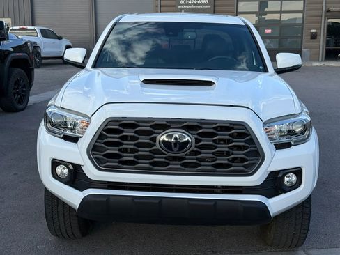 Used 2020 Toyota Tacoma TRD Sport w/ TRD Premium Sport Package image 12
