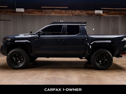 Used 2025 Toyota Tacoma TRD Pro AWD/4WD image 5
