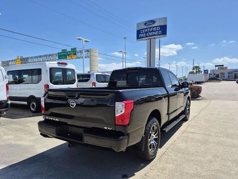 Used 2020 Nissan Titan SV w/ SV Convenience Package image 19