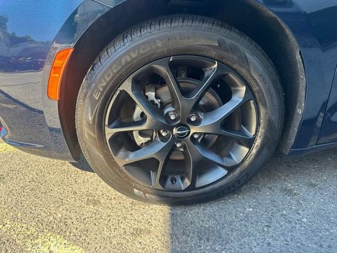 Used 2023 Chrysler Pacifica Limited w/ S Appearance Package FWD image 31