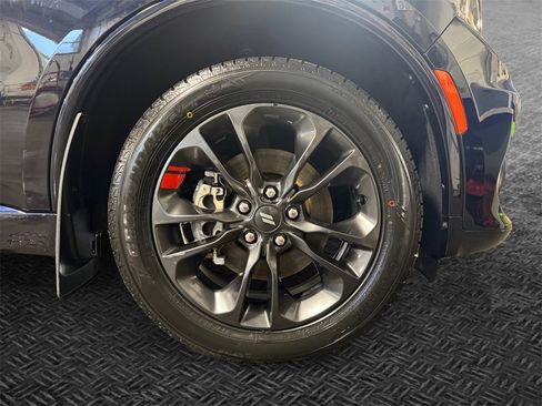 Used 2024 Dodge Durango GT image 11