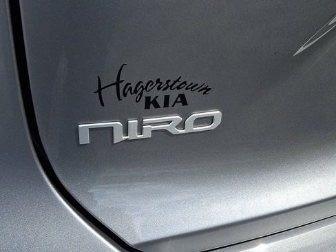 Certified 2024 Kia Niro EX FWD image 33