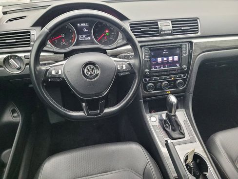 Used 2018 Volkswagen Passat 2.0T SE image 22