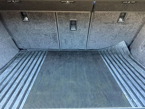 Used 2025 Land Rover Range Rover SE AWD/4WD image 14