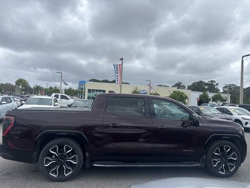 Used 2025 GMC Sierra EV Denali image 2