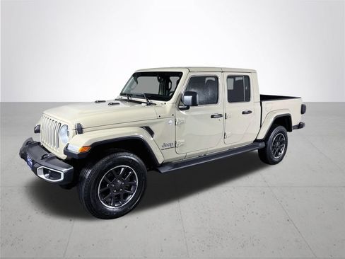 Used 2022 Jeep Gladiator Overland w/ Popular Equipment Package AWD/4WD image 2