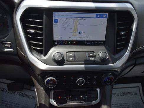 Used 2023 GMC Acadia SLT image 27