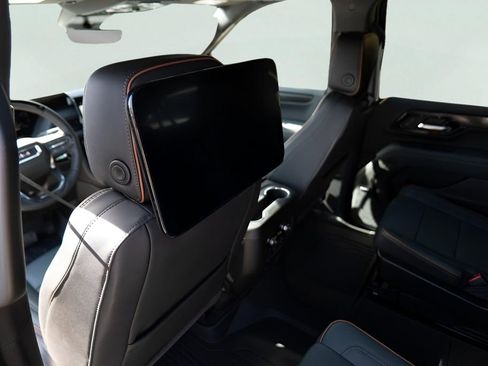 New 2026 GMC Yukon XL AT4 w/ AT4 Premium Plus Package image 22