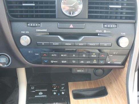 Used 2020 Lexus RX 350L Premium image 8