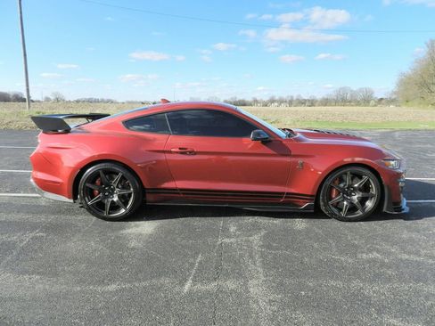 Used 2022 Ford Mustang Shelby GT500 w/ Carbon Fiber Track Pack image 10