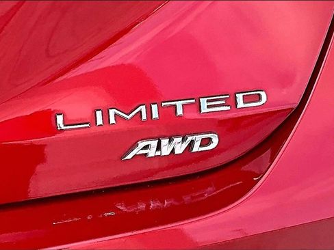 Used 2021 Toyota Avalon Limited image 22