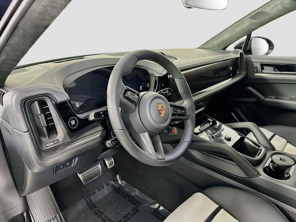 New 2026 Porsche Cayenne Turbo GT AWD/4WD image 4