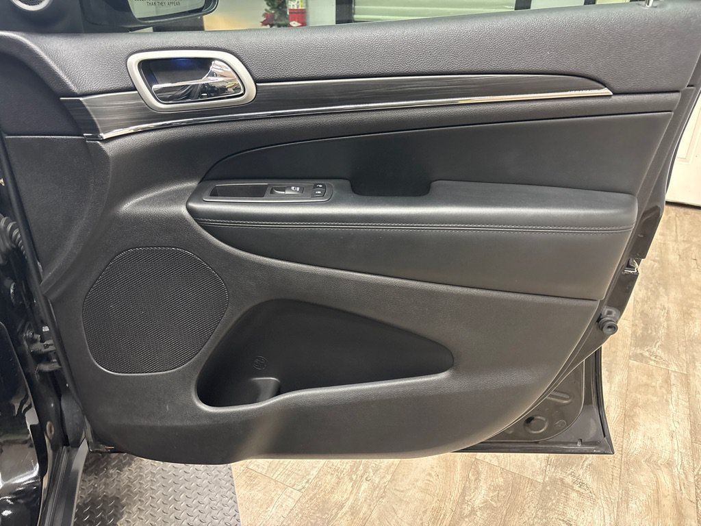 Used 2019 Jeep Grand Cherokee Limited RWD image 38