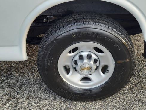 Used 2016 Chevrolet Express 2500 LS image 10