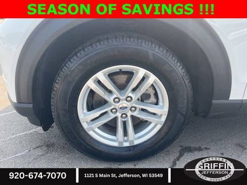 Used 2023 Ford Explorer XLT w/ Equipment Group 202A image 7